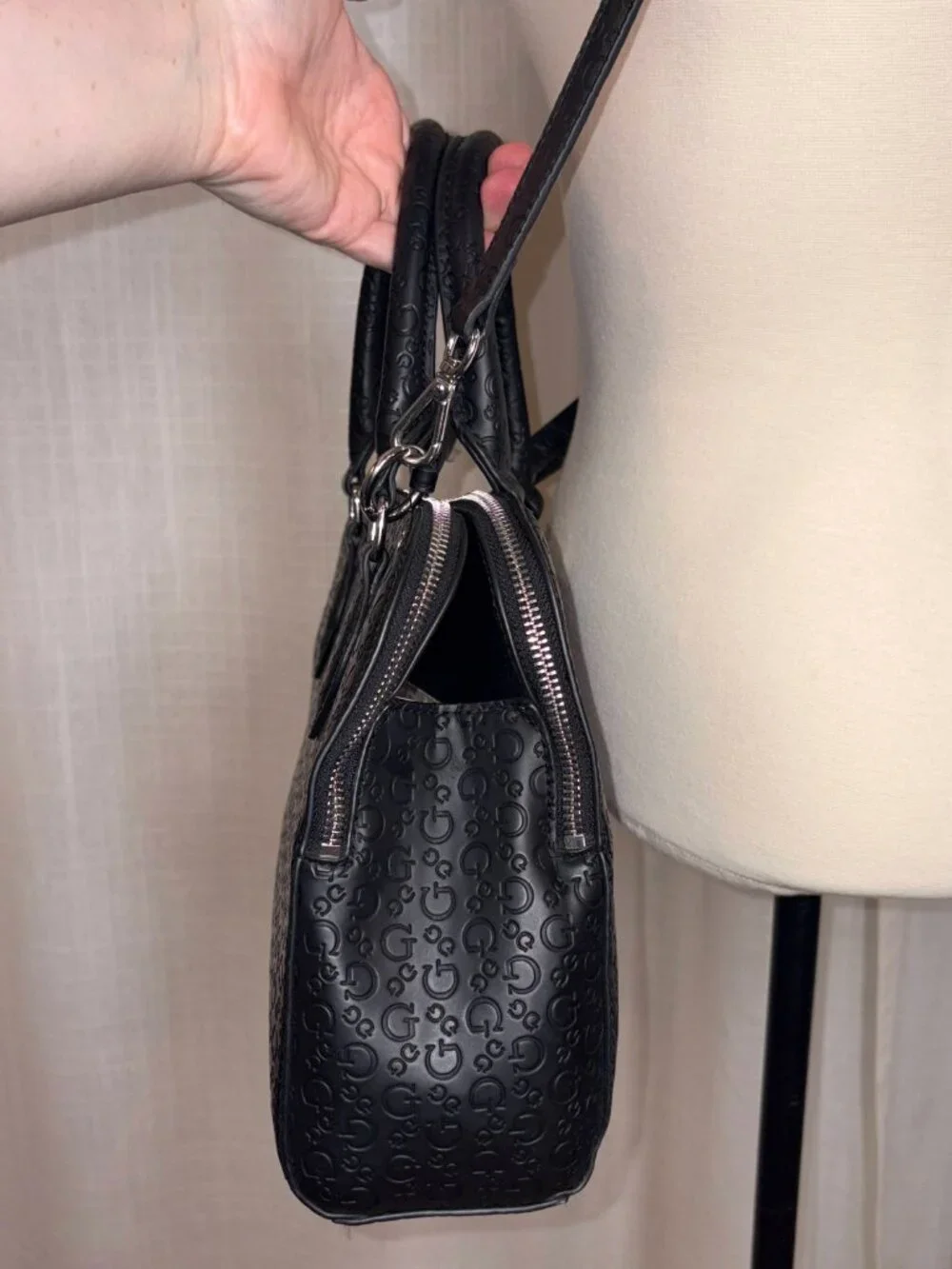 Guess Los Angeles Black Logo-Embossed Satchel